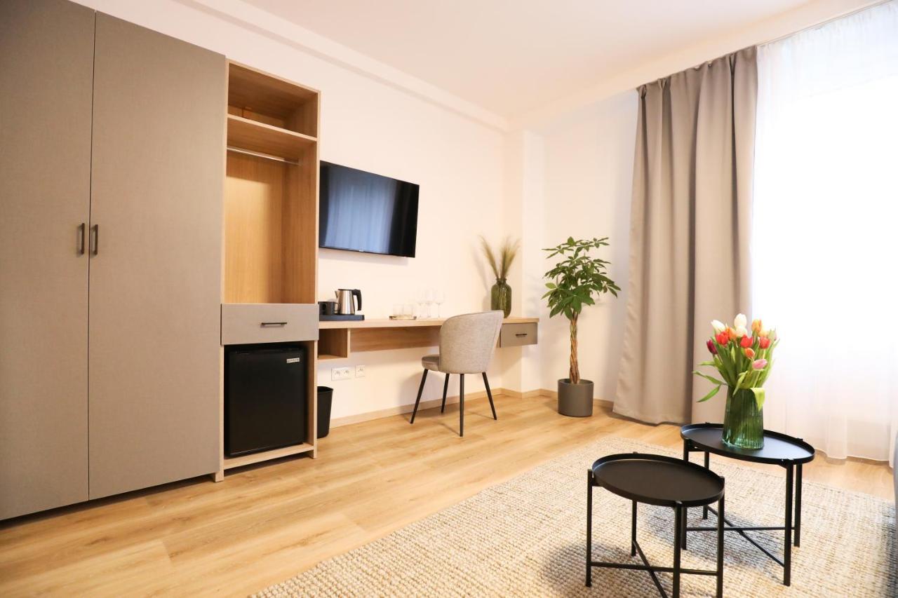 Dubno Eat & Sleep Hotel Nova Dubnica Ngoại thất bức ảnh