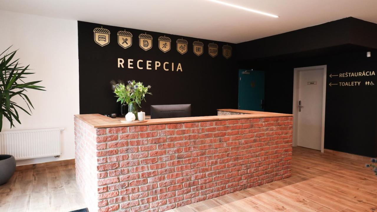 Dubno Eat & Sleep Hotel Nova Dubnica Ngoại thất bức ảnh